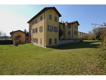 APPARTAMENTO IN VILLA