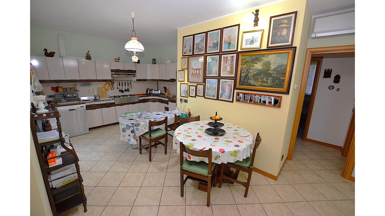 APPARTAMENTO TRE LOCALI