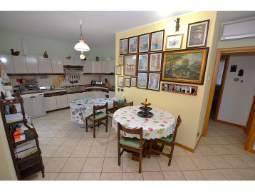 APPARTAMENTO TRE LOCALI