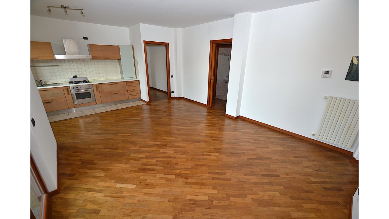 APPARTAMENTO TRE LOCALI