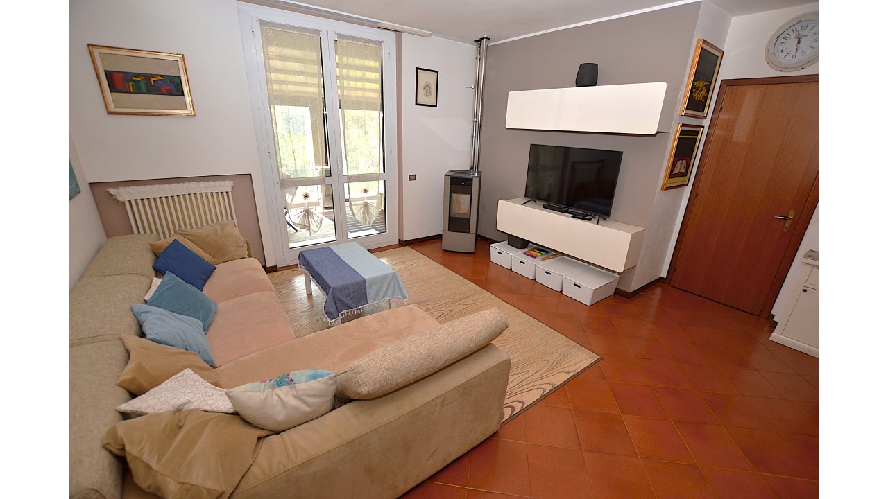 VILLA A SCHIERA
