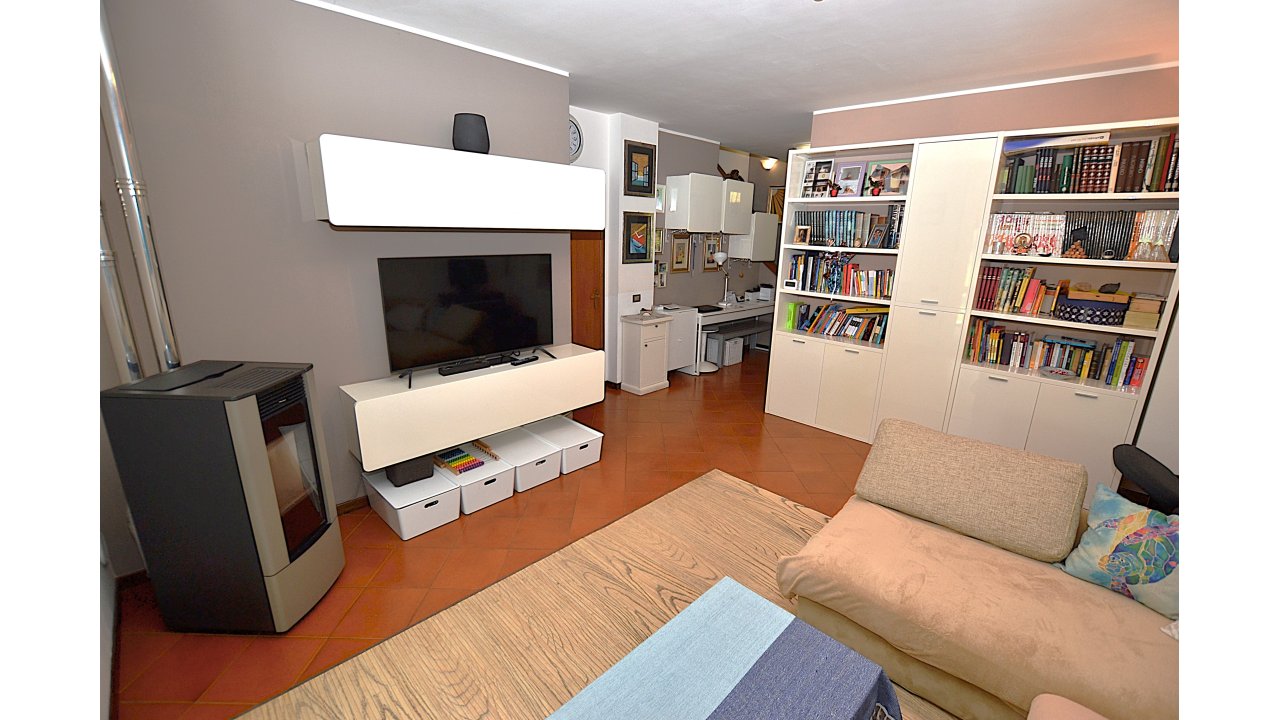 VILLA A SCHIERA