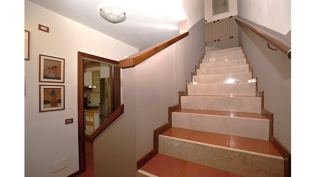 VILLA A SCHIERA