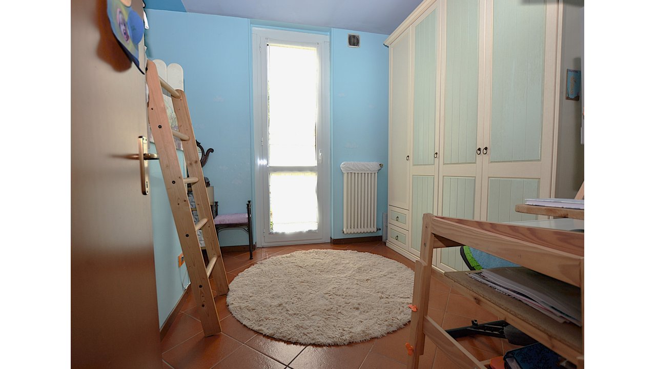 VILLA A SCHIERA