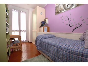 VILLA A SCHIERA