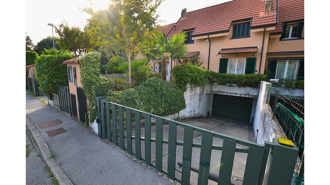 VILLA A SCHIERA