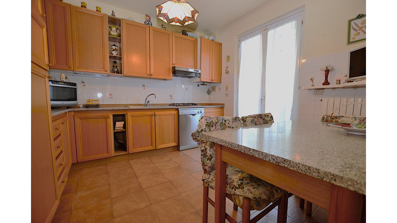 VILLA A SCHIERA