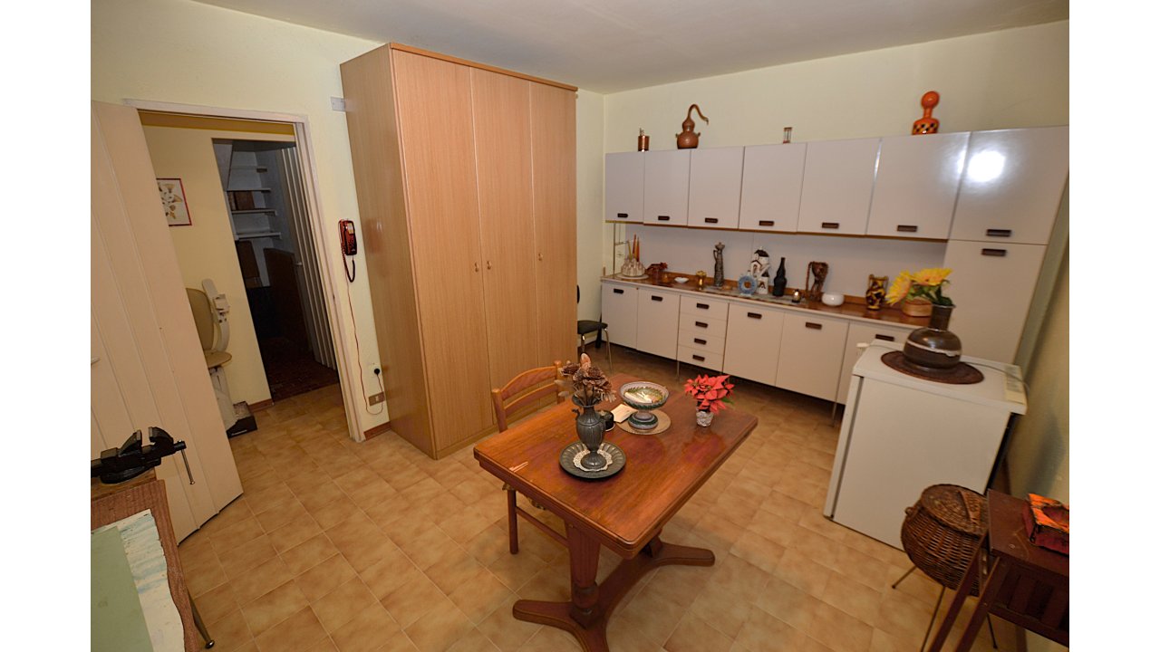 VILLA A SCHIERA