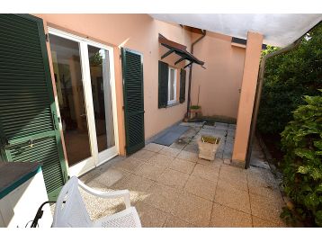 VILLA A SCHIERA