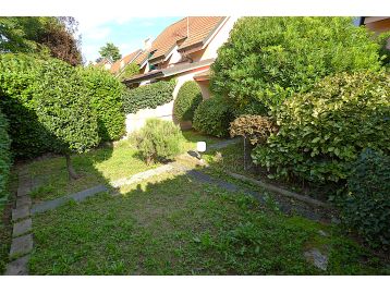 VILLA A SCHIERA
