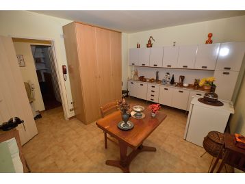 VILLA A SCHIERA