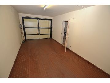 VILLA A SCHIERA