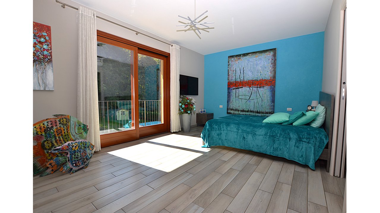 VILLA A SCHIERA