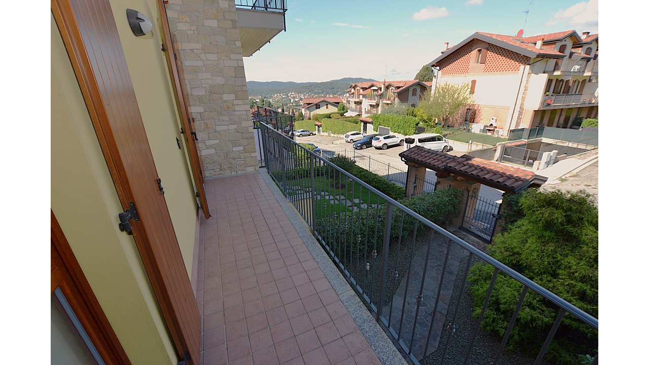 VILLA A SCHIERA