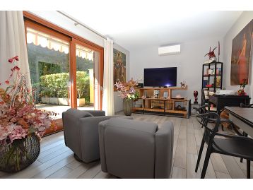 VILLA A SCHIERA