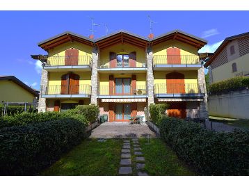 VILLA A SCHIERA