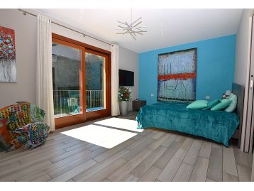VILLA A SCHIERA