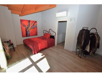 VILLA A SCHIERA