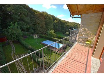 VILLA A SCHIERA