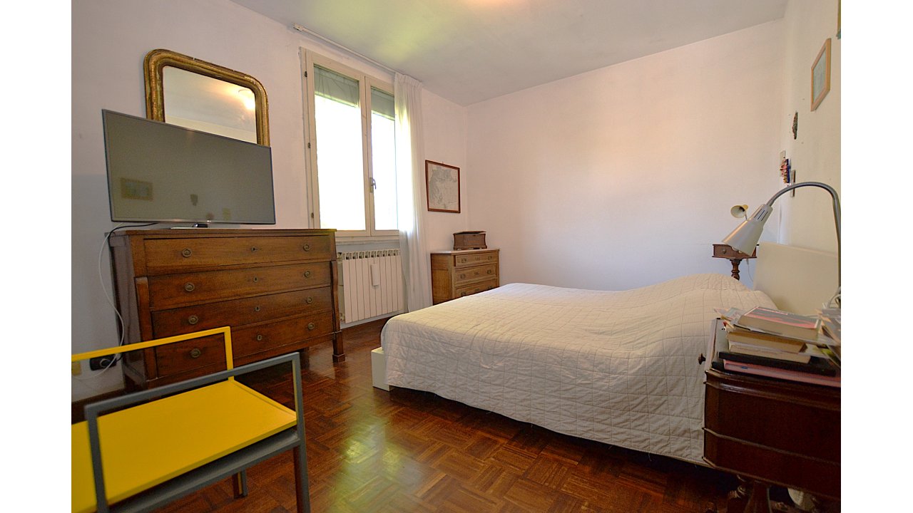 VILLA A SCHIERA