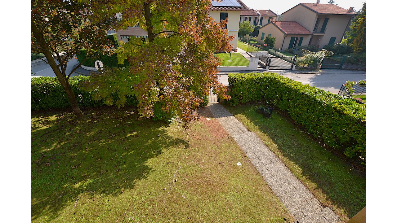 VILLA A SCHIERA