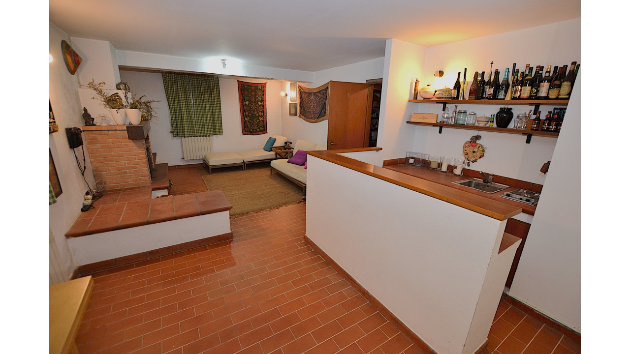 VILLA A SCHIERA