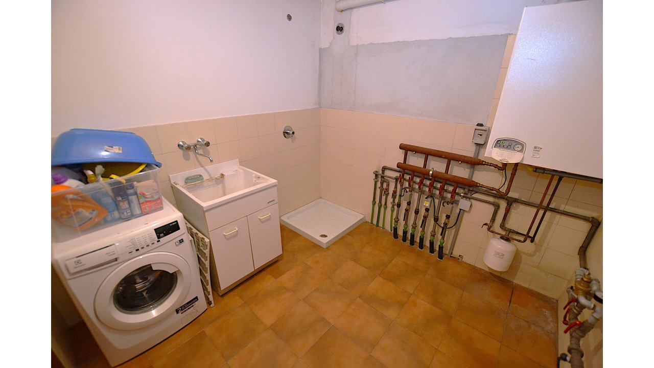 VILLA A SCHIERA