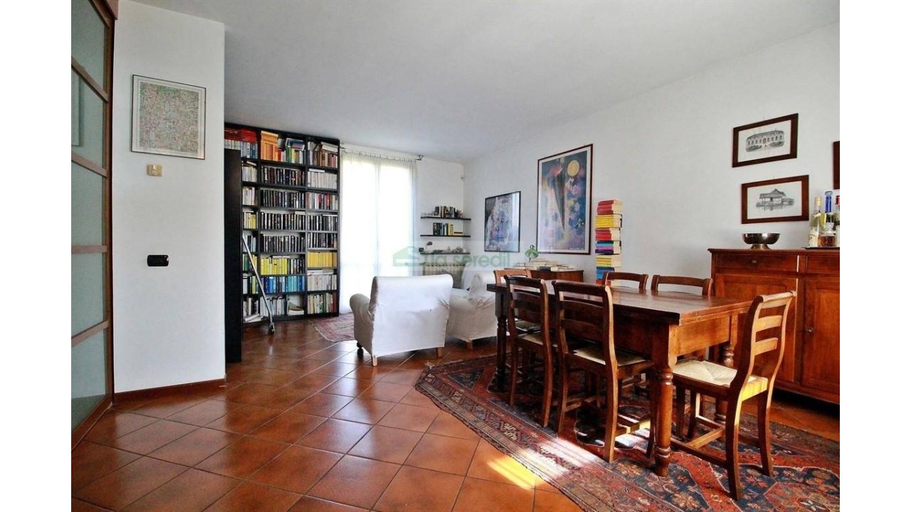 VILLA A SCHIERA