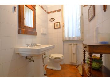 VILLA A SCHIERA
