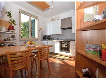 VILLA A SCHIERA