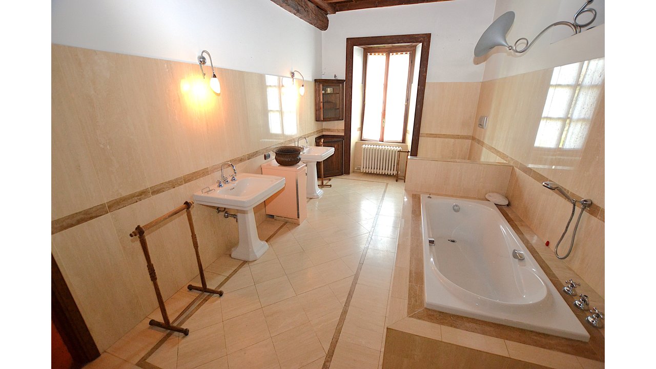 VILLA SINGOLA
