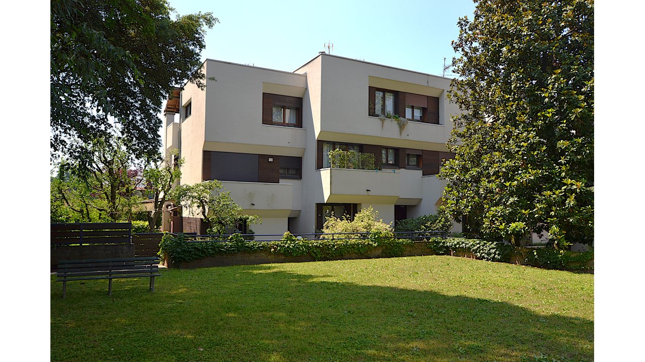 VILLETTA A SCHIERA