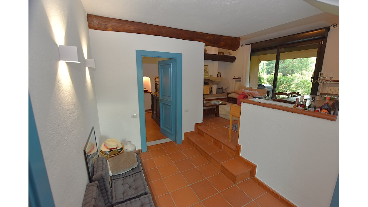 VILLA A SCHIERA