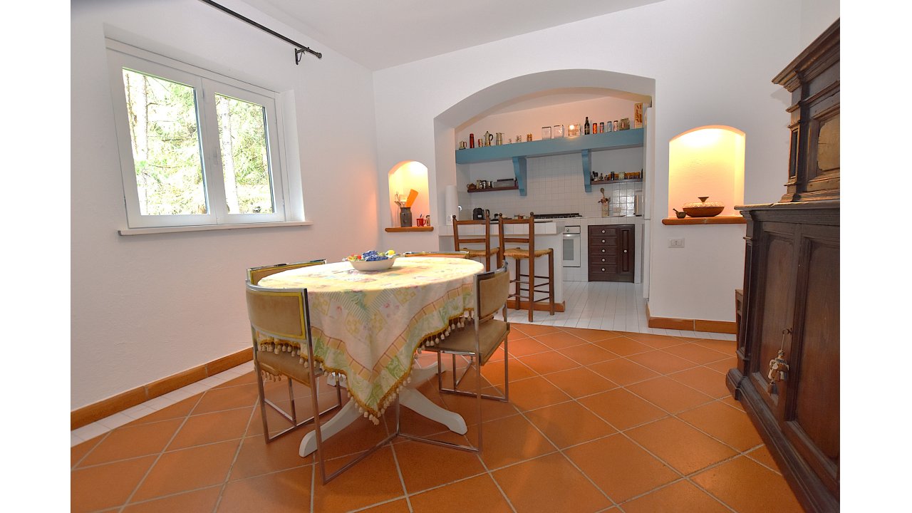 VILLA A SCHIERA