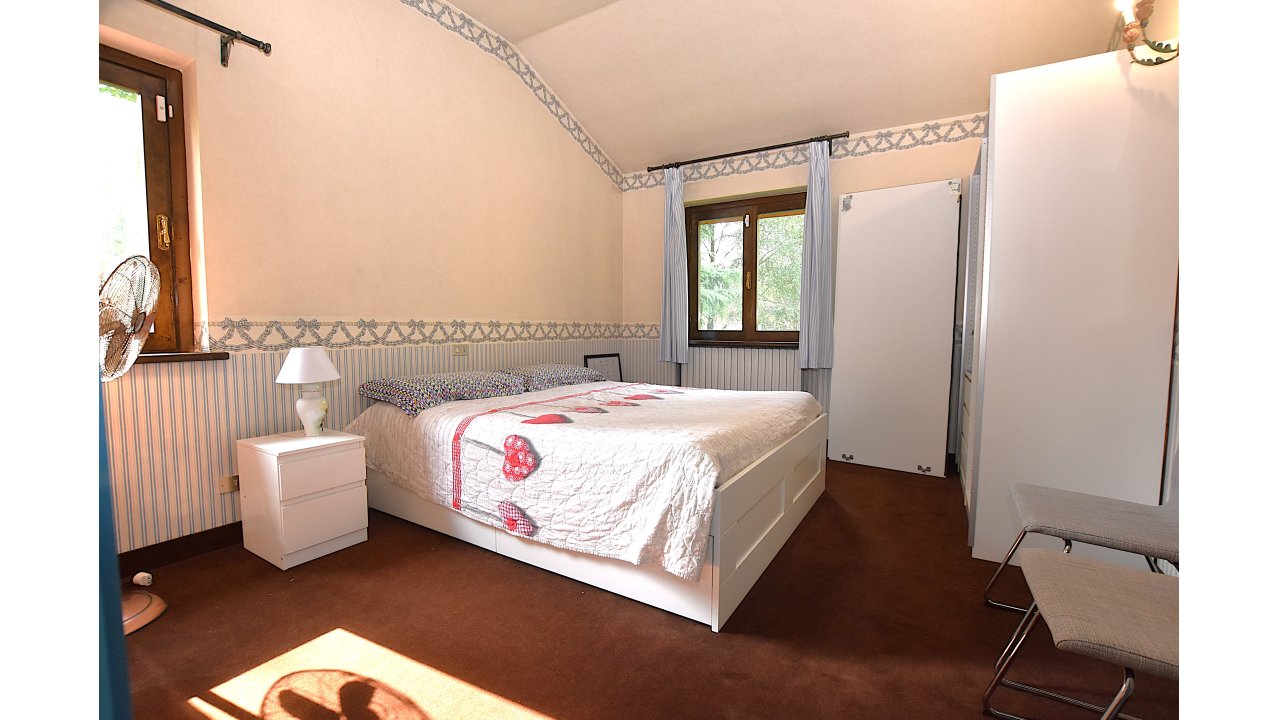 VILLA A SCHIERA