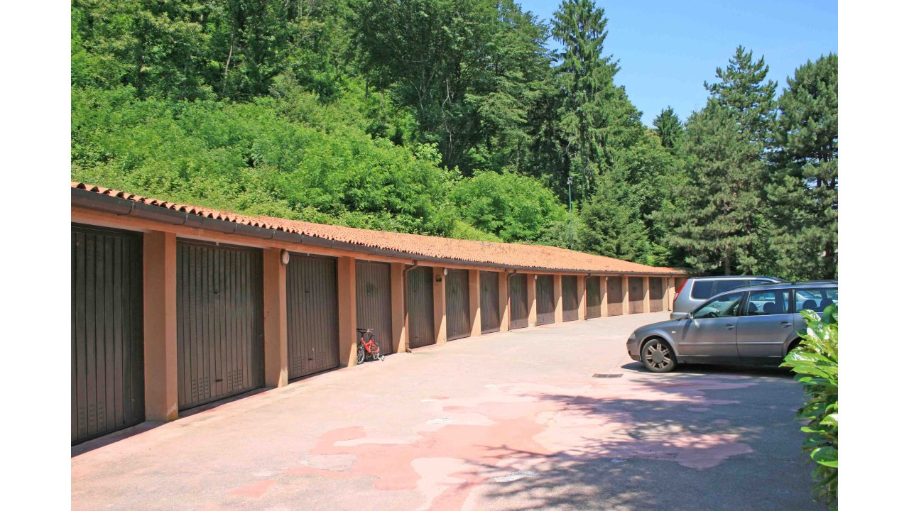 VILLA A SCHIERA