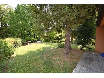 VILLA A SCHIERA