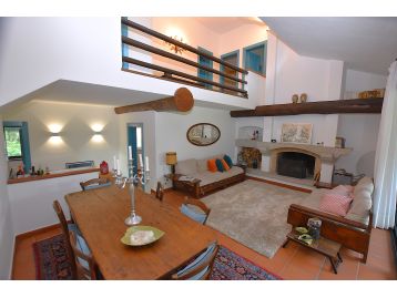 VILLA A SCHIERA