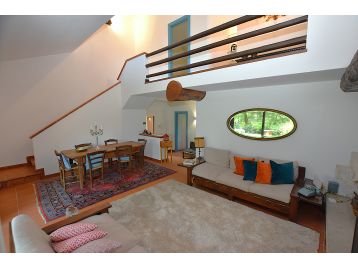 VILLA A SCHIERA