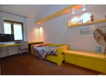 VILLA A SCHIERA