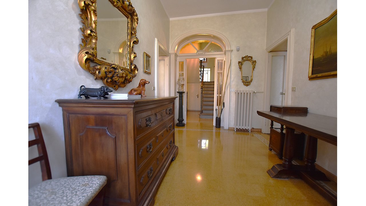 VILLA D'EPOCA