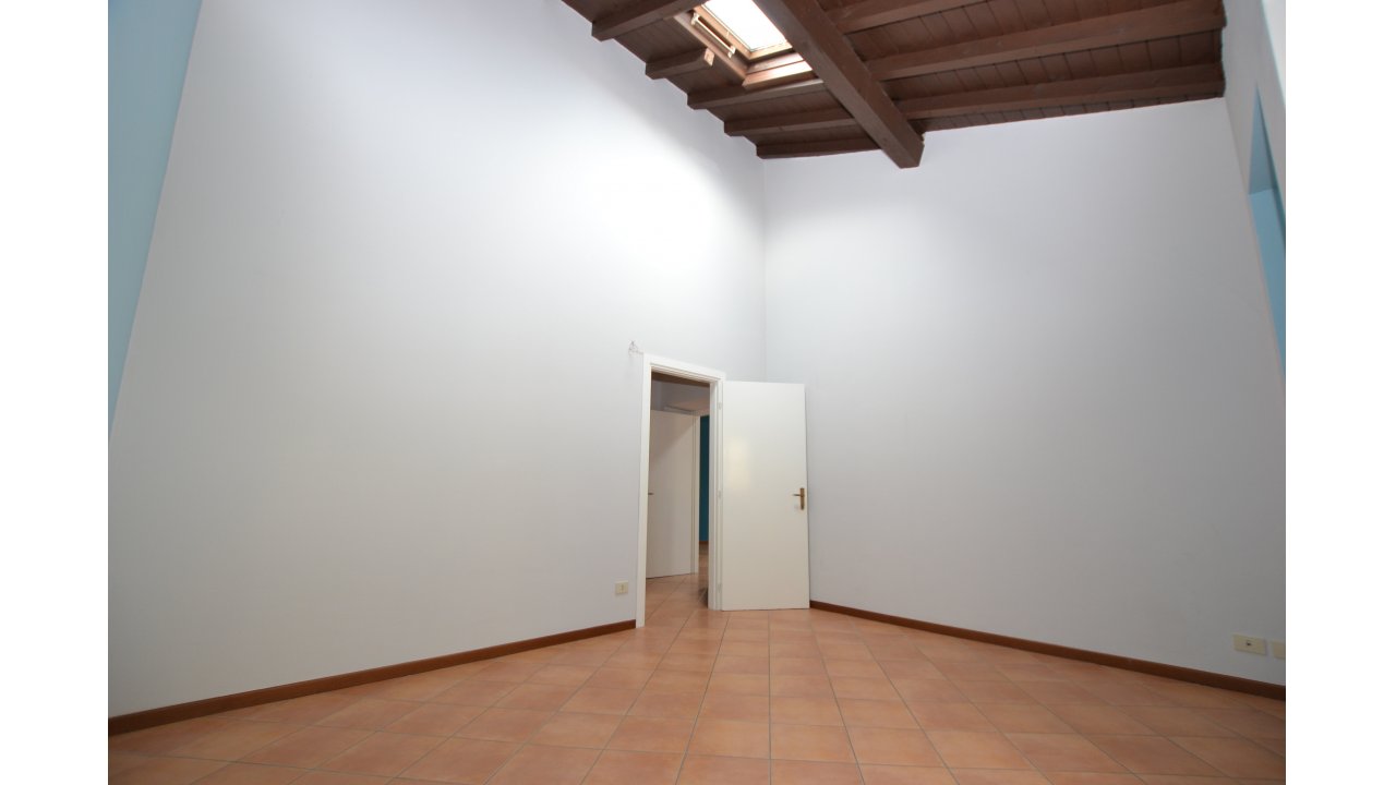 APPARTAMENTO TRE LOCALI