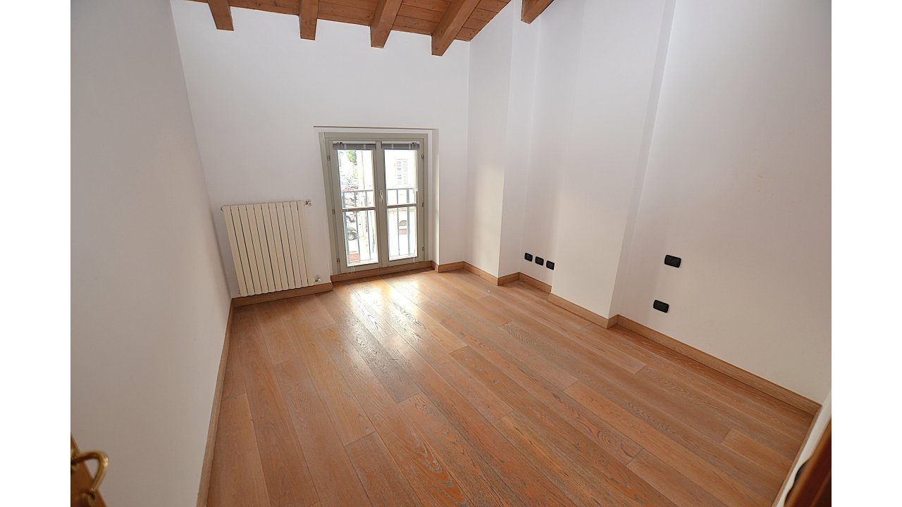 APPARTAMENTO TRE LOCALI