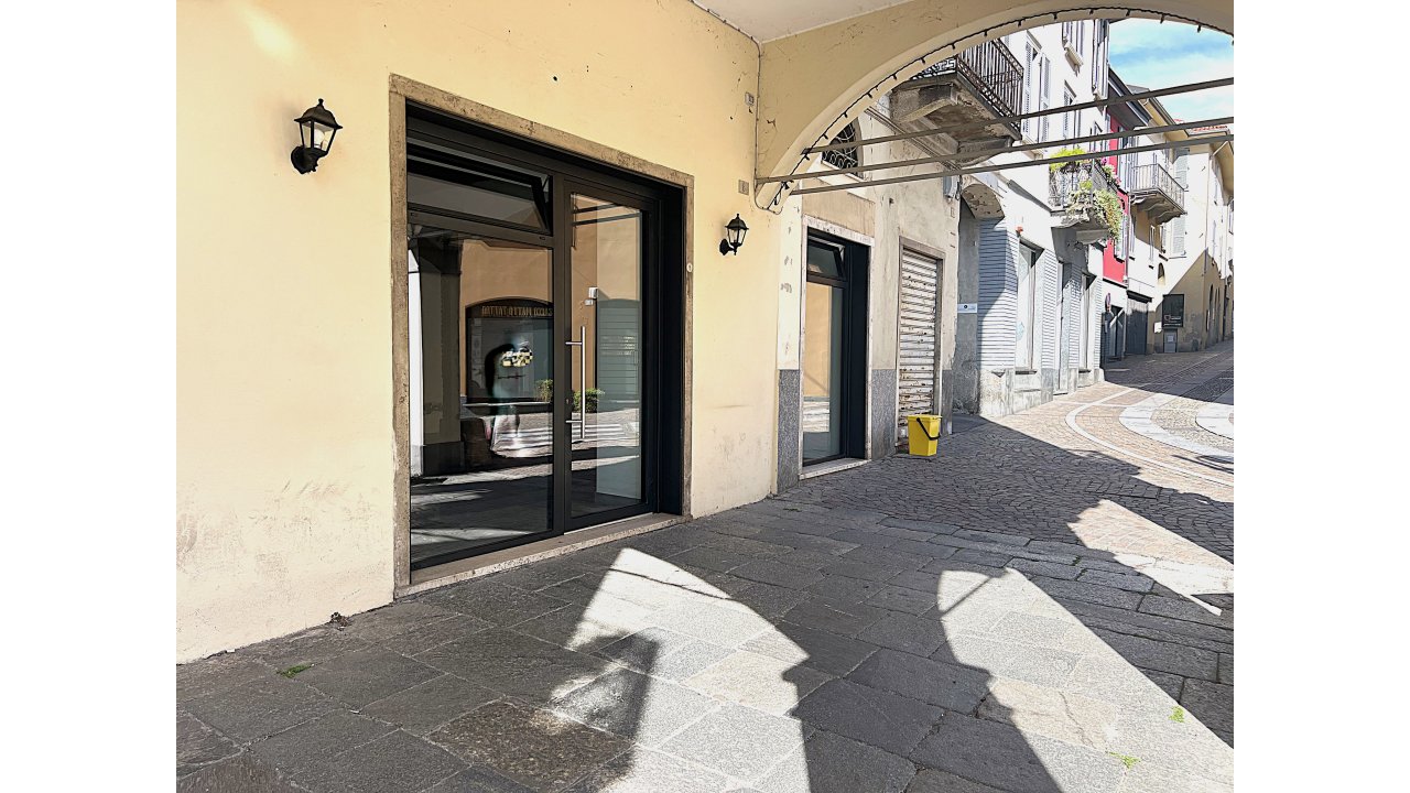 LOCALE COMMERCIALE