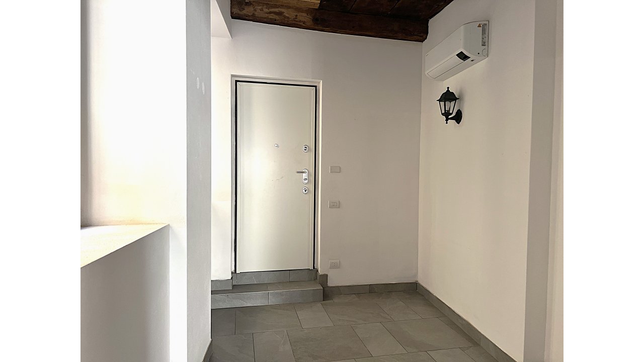 LOCALE COMMERCIALE