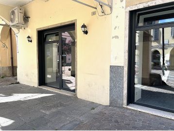 LOCALE COMMERCIALE