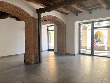LOCALE COMMERCIALE