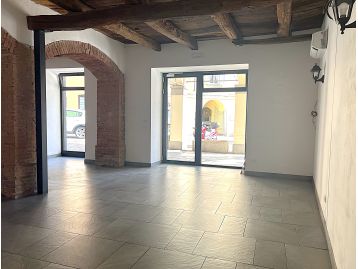 LOCALE COMMERCIALE